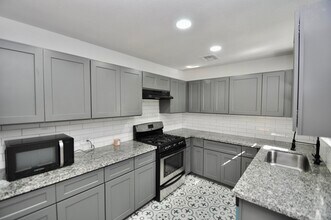 257 Co Rd 2003 in Liberty, TX - Building Photo - Building Photo