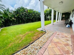 11030 Misty Ridge Way in Boynton Beach, FL - Foto de edificio - Building Photo