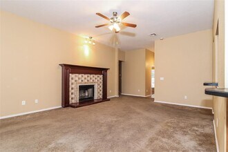 509 SW 158th Terrace in Oklahoma City, OK - Foto de edificio - Building Photo