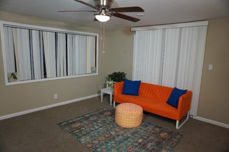 7936 Wynbrook Rd in Baltimore, MD - Foto de edificio - Building Photo