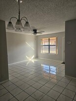 10037 Winding Lake Rd in Sunrise, FL - Building Photo
