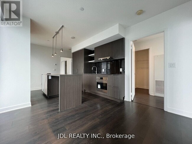 88 Harbour St in Toronto, ON - Building Photo - Building Photo