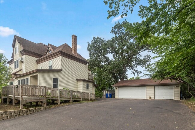 property at 515 Whitall St