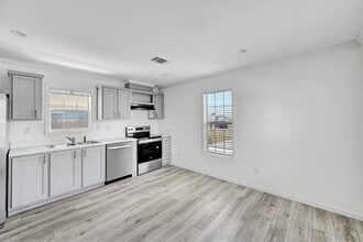 2410 Skyview St in Sebring, FL - Building Photo - Building Photo