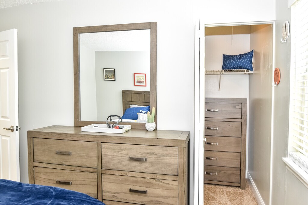 Sedgefield Square Apartments in Greensboro, NC