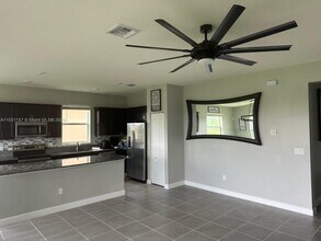 8159 NW Greenbank Cir in Port St. Lucie, FL - Building Photo - Building Photo