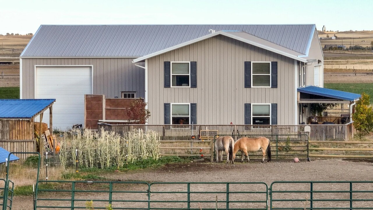 61 Blazen Rd in Conrad, MT - Building Photo