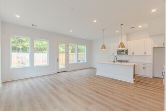 7628 Inwood Hls Ln in Houston, TX - Building Photo - Building Photo