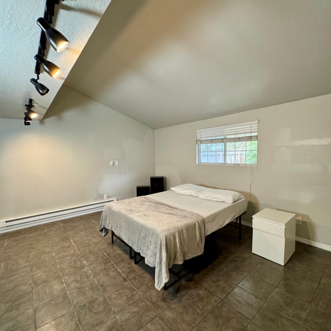 546 E Delno Dr in Millcreek, UT - Building Photo - Building Photo