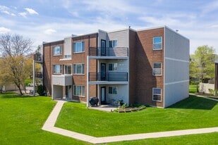 Williams Reserve in Palatine, IL - Building Photo