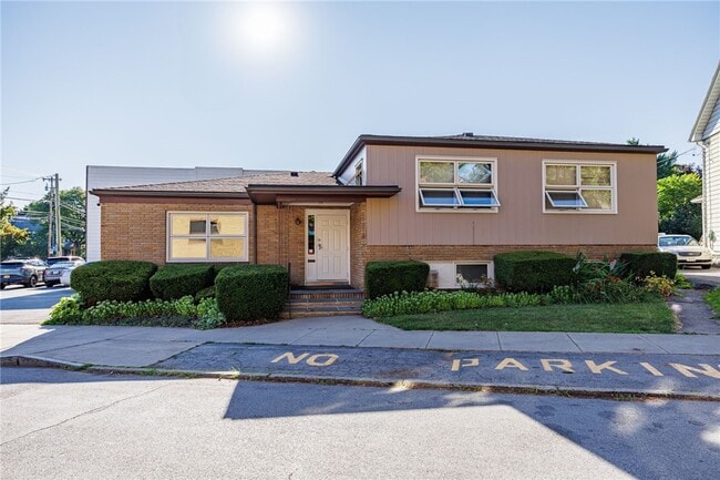 2233 Clifford Ave in Rochester, NY - Building Photo - Building Photo