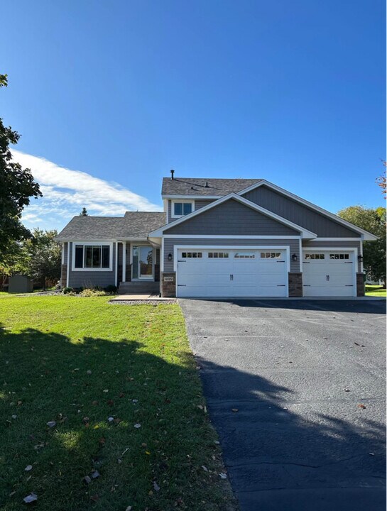 4619 Ladyslipper Ave N in Minneapolis, MN - Building Photo