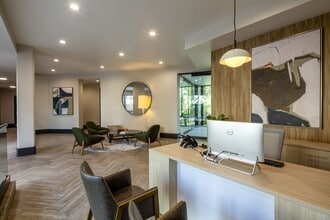 Accent in Los Angeles, CA - Foto de edificio - Building Photo