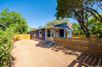 115 San Salvador Ave in San Antonio, TX - Building Photo - Building Photo