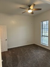 801 Summit Dr in Desoto, TX - Foto de edificio - Building Photo