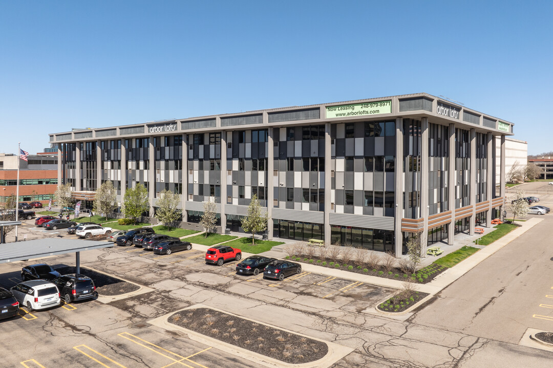 Arbor Lofts in Southfield, MI - Building Photo