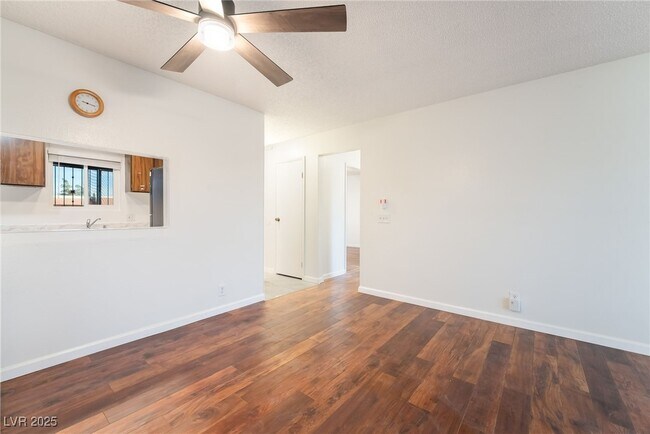 1675 Jupiter Ct in Las Vegas, NV - Building Photo - Building Photo