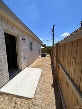 24 S McColl Rd in Edinburg, TX - Building Photo - Building Photo