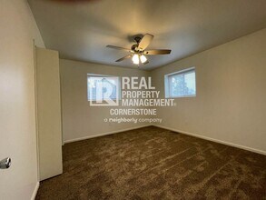 5711 E G Ave in Kalamazoo, MI - Building Photo - Building Photo