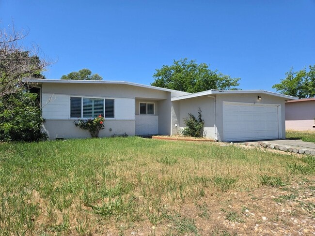 property at 2049 San Salvador St