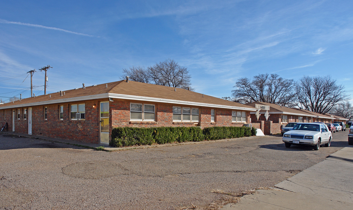 1604 45th St in Lubbock, TX - Building Photo