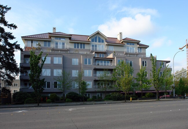 11011 NE 12th St in Bellevue, WA - Building Photo - Building Photo