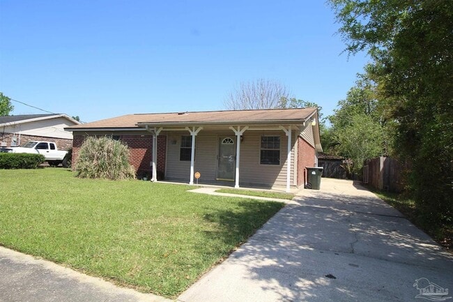 7100 Santa Barbara St in Pensacola, FL - Building Photo - Building Photo