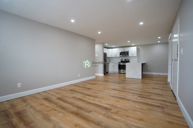 971 Fellsway in Medford, MA - Building Photo - Building Photo