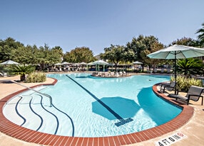 Villages at East Riverside in Austin, TX - Building Photo