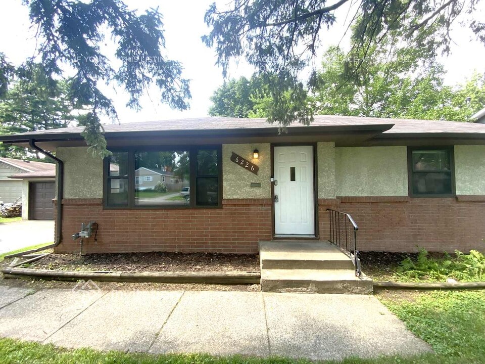 6226 14th Ave S in Minneapolis, MN - Building Photo