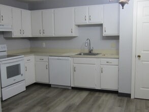 14 Northbrook Dr in Manchester, NH - Building Photo - Building Photo