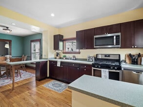 679 Washington St in Bedford, OH - Building Photo - Building Photo