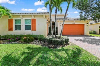 2350 Bellarosa Circle in West Palm Beach, FL - Building Photo - Building Photo