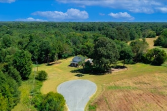 407 Christopher Dr in Burlington, NC - Foto de edificio - Building Photo