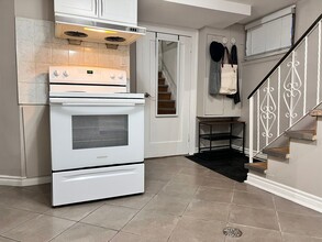 2287 Eglinton Av W in Toronto, ON - Building Photo - Building Photo