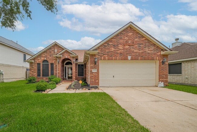property at 17215 Stratford Green Dr