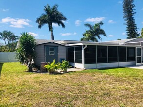 261 SE 46th Ter in Cape Coral, FL - Building Photo - Building Photo