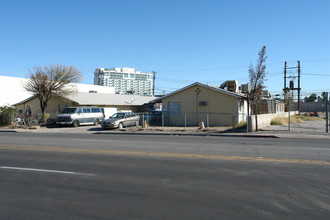 1123 S Casino Center Blvd in Las Vegas, NV - Foto de edificio - Building Photo