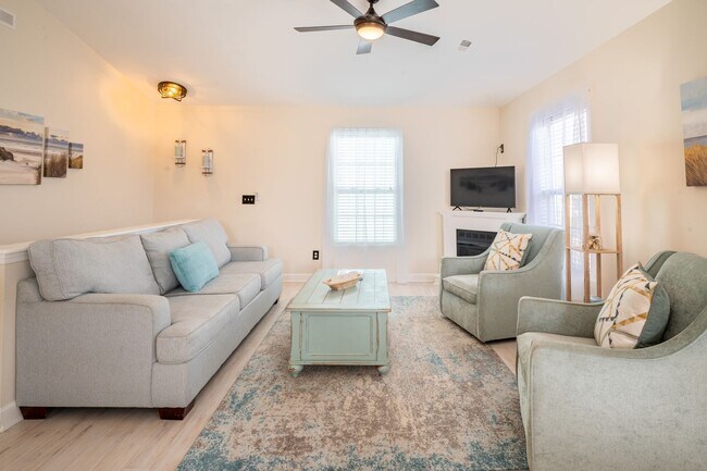 415 Greenville Ave in Carolina Beach, NC - Building Photo - Building Photo