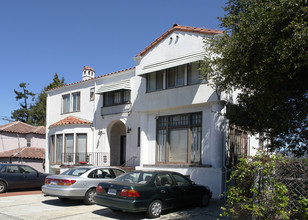 946 Macarthur Blvd in Oakland, CA - Building Photo - Building Photo