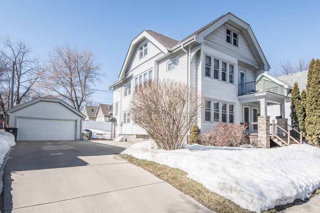 537 N 59th St, Unit Upper in Wauwatosa, WI - Building Photo