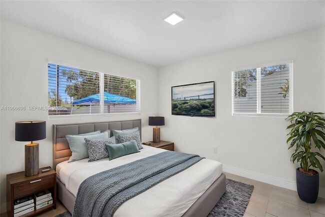 1548 NE 131st Ln in North Miami, FL - Foto de edificio - Building Photo