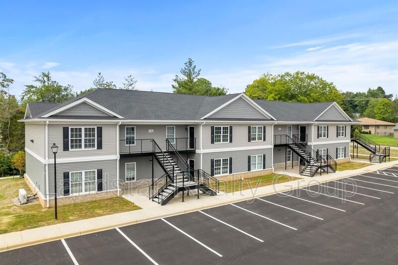 7304 Tiger Wy in Louisville, KY - Building Photo