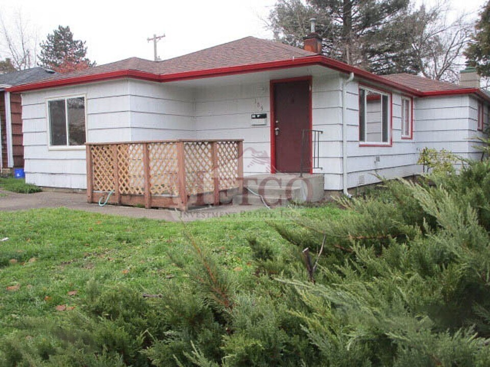 185 E 26th Ave, Unit B in Eugene, OR - Building Photo