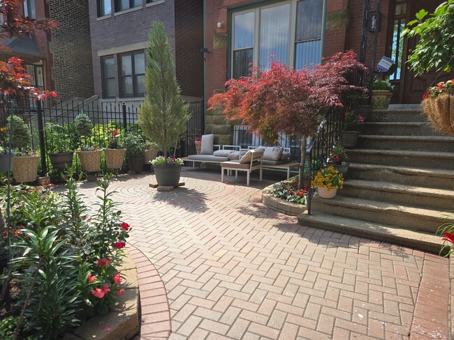 2427 W Arthington St in Chicago, IL - Building Photo - Building Photo