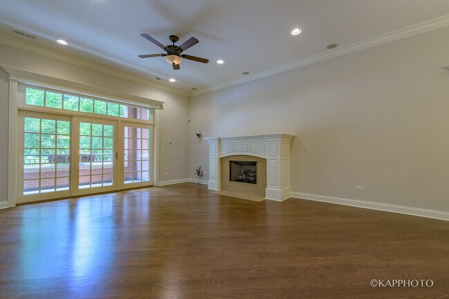 100 S Sangamon St in Chicago, IL - Building Photo - Building Photo