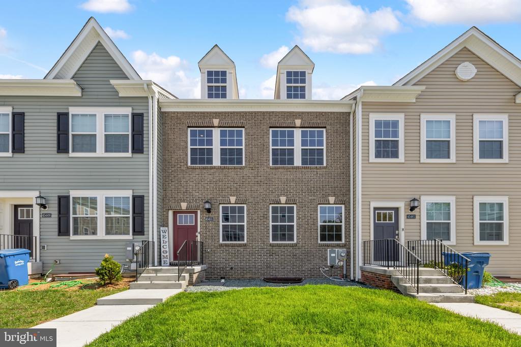 45455 Concord Wy in California, MD - Building Photo
