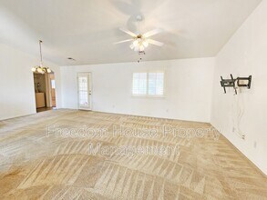 380 Round Up Ct in Pahrump, NV - Building Photo - Building Photo