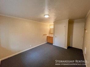 Harris House in Eugene, OR - Foto de edificio - Building Photo