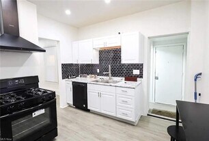 4246 E 116th St in Cleveland, OH - Building Photo